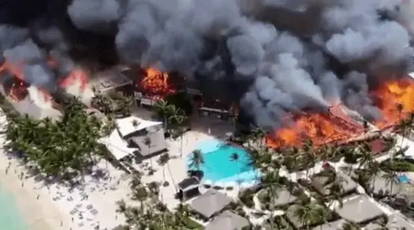 Incendiu devastator într-un complex hotelier din Republica Dominicană, cu un mort și 1.700 de turiști evacuați
