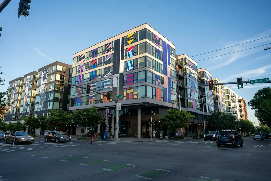 Muralul de pe 23rd Street: O fereastră spre trecutul eclectic al Austinului