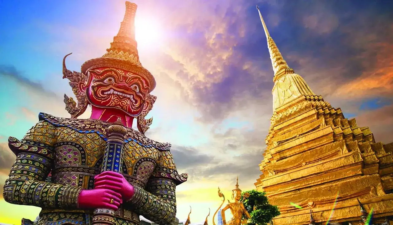 Bilete de avion spre Bangkok de la 555 de euro dus-întors