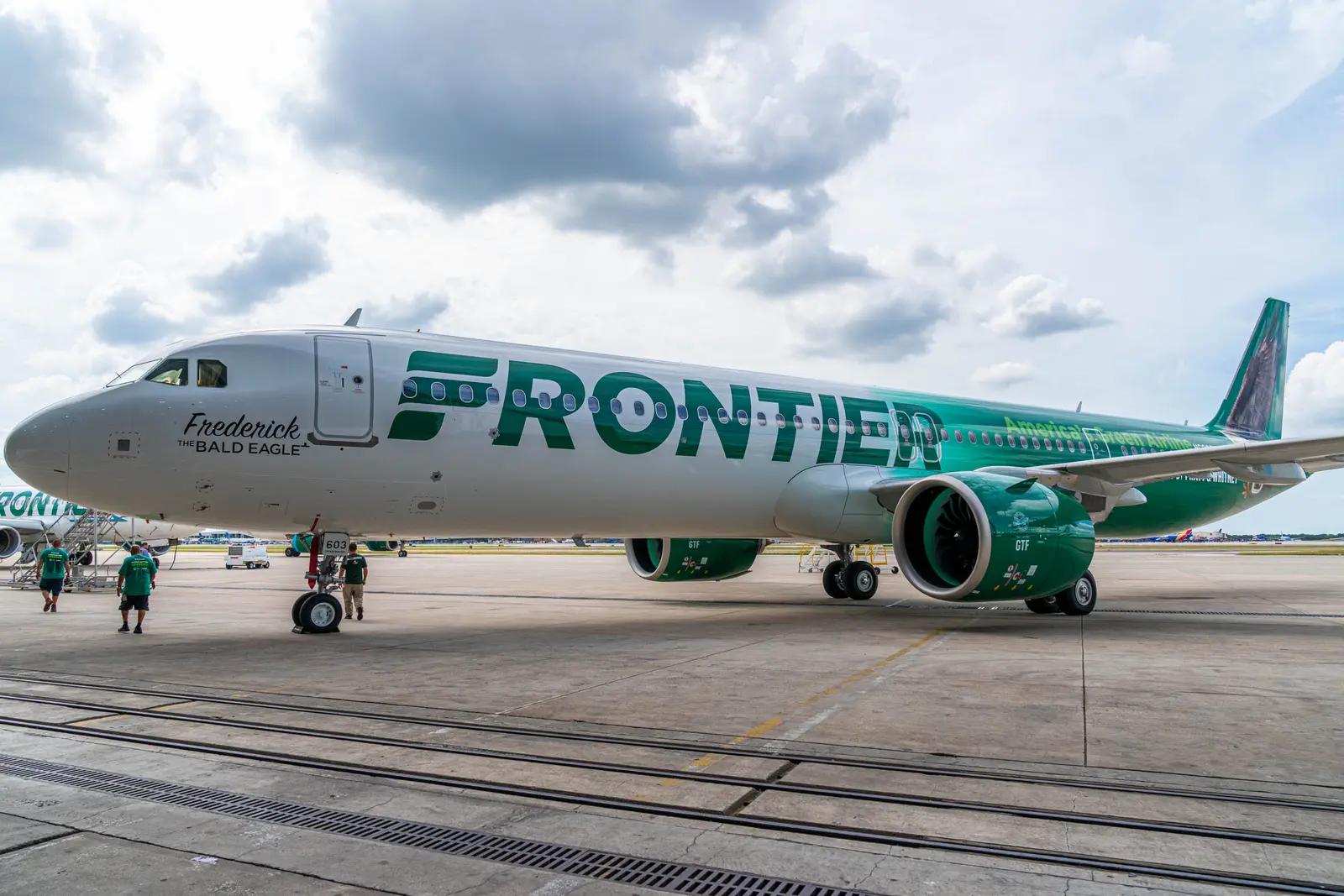 Ultimate Ghid Frontier Miles: Cum să câștizi, să rămâi și să profite de beneficiile de elite