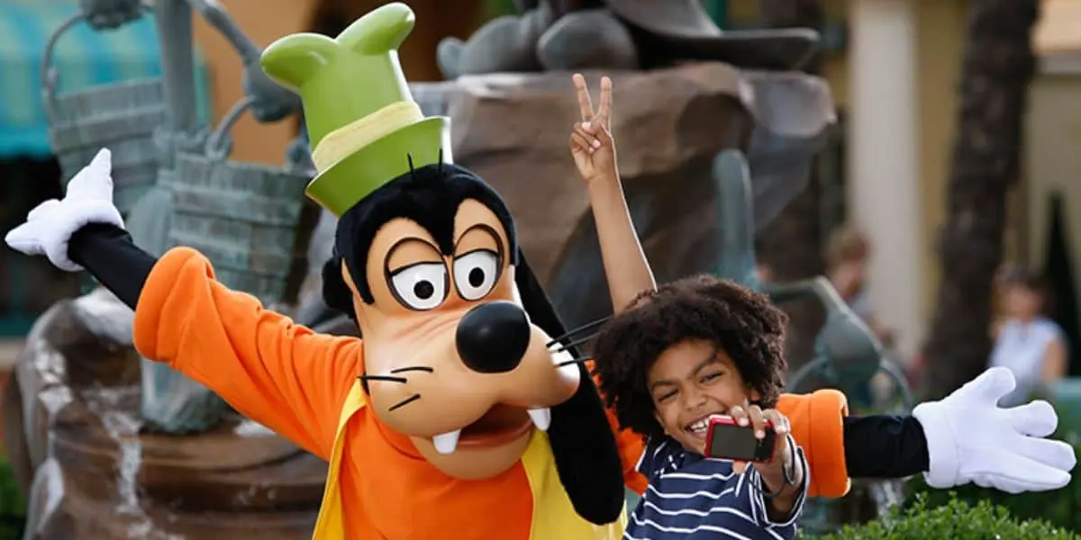 Oficialii Disney fac apel final după ce scurgerea de gaze periculoase evacuază Parcul Tematic din Paris
