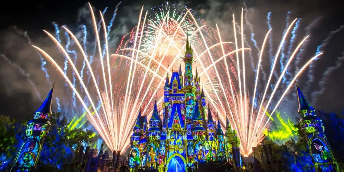 Locurile premium pentru artificiile din Magic Kingdom au ajuns la prețuri record