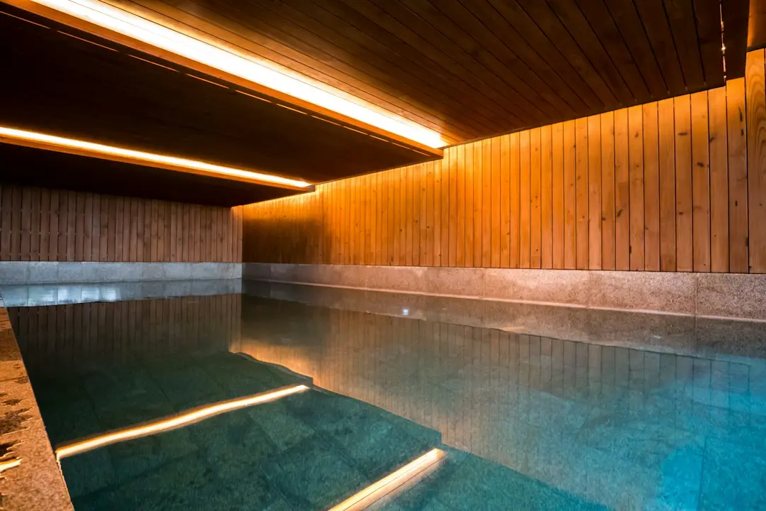 Hotel boutique cu spa pe plajă pe litoralul românesc și tarifele din extrasezon