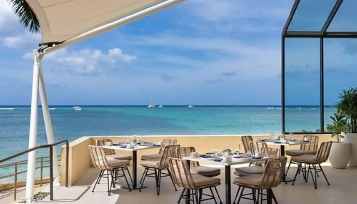 Hinahina on the Beach: noul restaurant al Sheraton Waikiki, deschis direct pe plajă