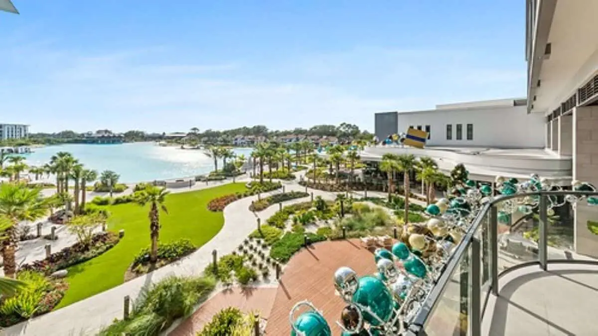 Orlando Evermore Resort aduce plajă, lux și magie de Crăciun în Florida