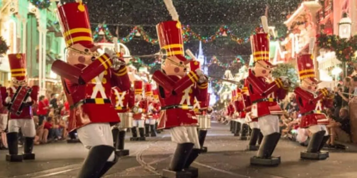 Pașapoartele anuale Disney nu mai permit accesul la parada de Crăciun