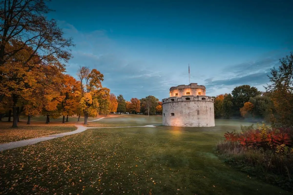 Québec City, Canada Păstrează Halloween în viață cu Martello Tower Nocturne Thrills