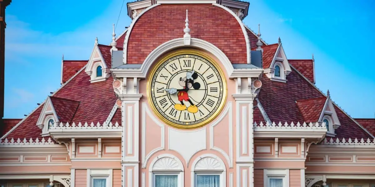 Scăpare de gaz la Disneyland Paris: oaspeții evacuați din fața castelului