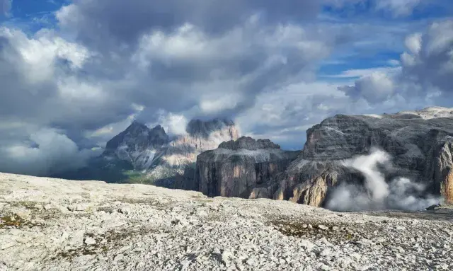 Tragedie în Alpi: O turistă americană a murit după o cădere de 300 de metri în Dolomiti